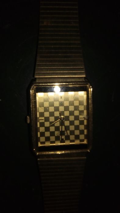 Relógio dourado Casio