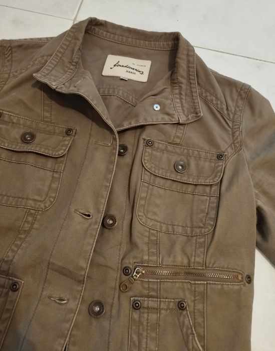 Blusão Caqui da Stradivarius - S