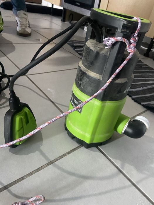 Bomba de agua usada
