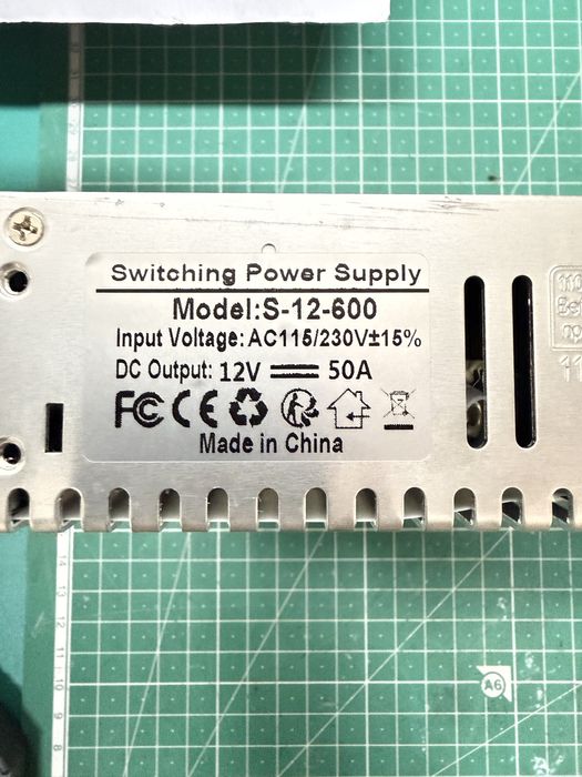 Fonte de alimentação 12V 50A