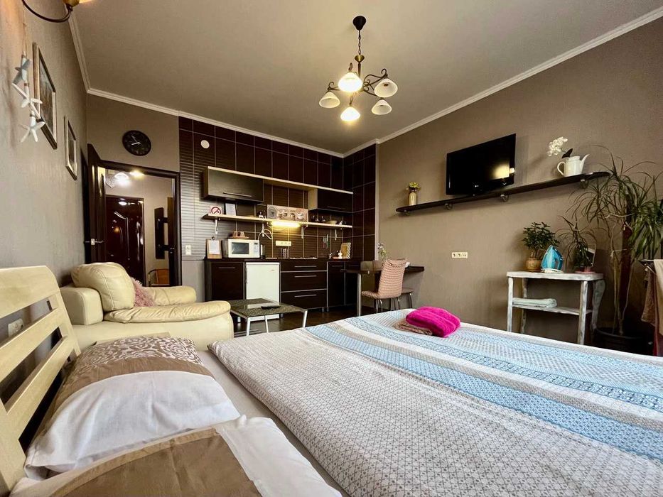 ПРОДАЖ великої квартири, розділеної на дві оремі по вул. Т. Кореня, 9