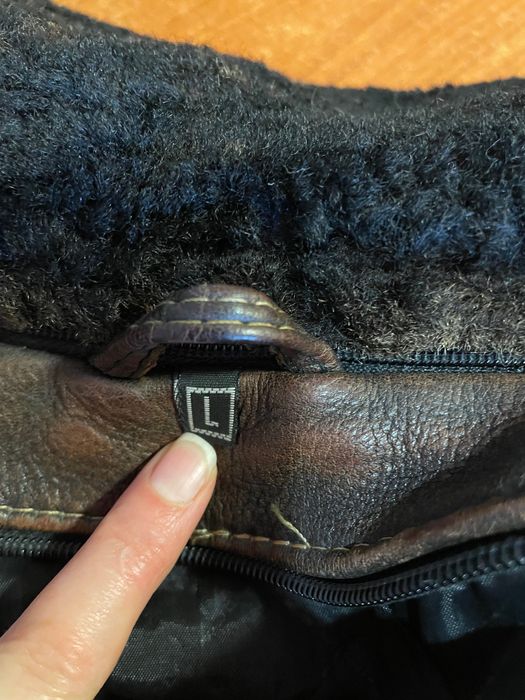 Продається шкіряна куртка (чоловіча).