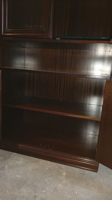 Móvel de sala alto