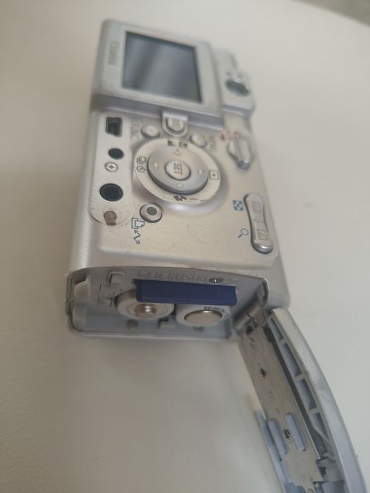 Цыфровой фотоаппарат Canon