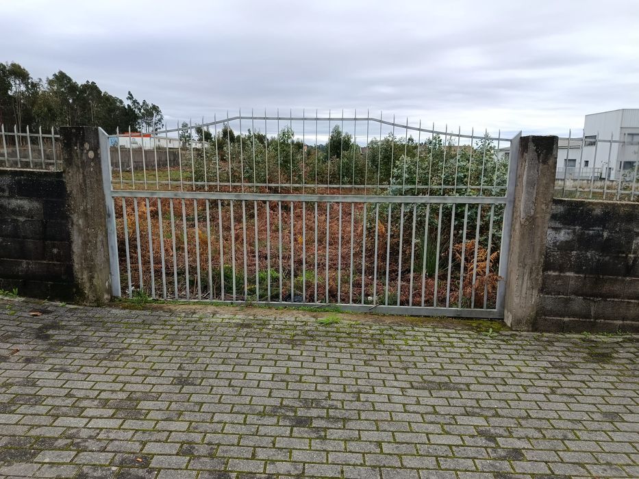 Vendo terreno 1611m2   70.000€ Santa Maria da Feira