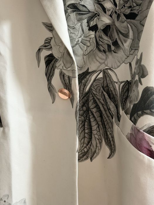 Ціна на сайтах 490$+ (21 000₴+)відам набагато дешевше,нове,ted baker