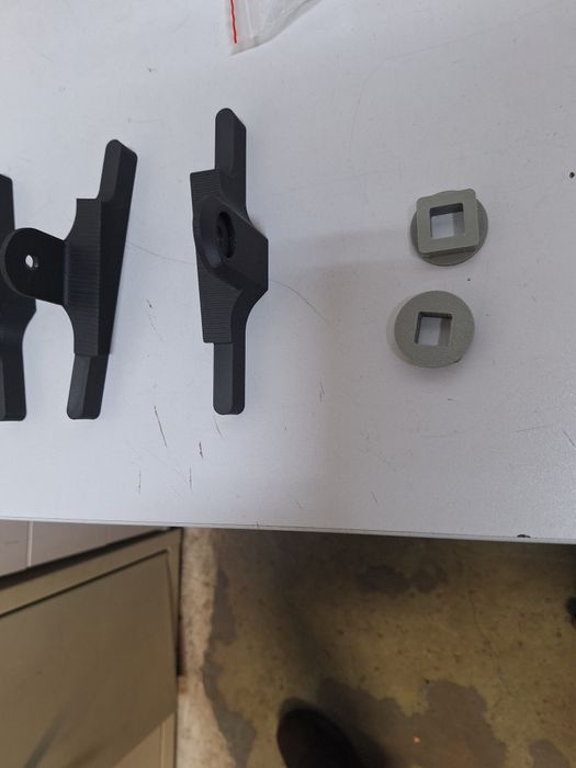 Sprzedam nóżki do Arii,Damy pik oraz amortyzatory