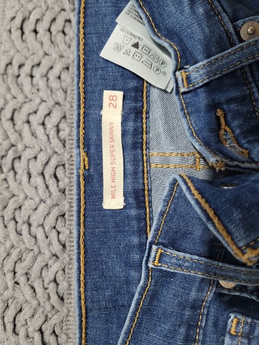 Spodnie damskie Levis
