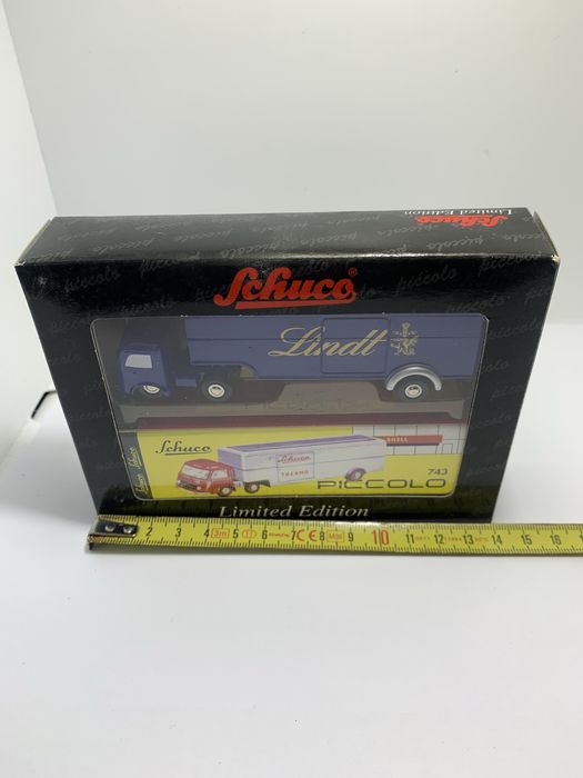 Mercedes “Lindt” Schuco Piccolo 1:90