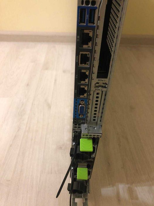 Сервер 1U Cisco UCS C220 M4S 2x XeonE5-2683V4,128gbRAM,Ssd2Tx2,HDD2Tx2