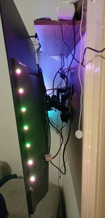 Sprzedam praktycznie nowy telewizor Philips