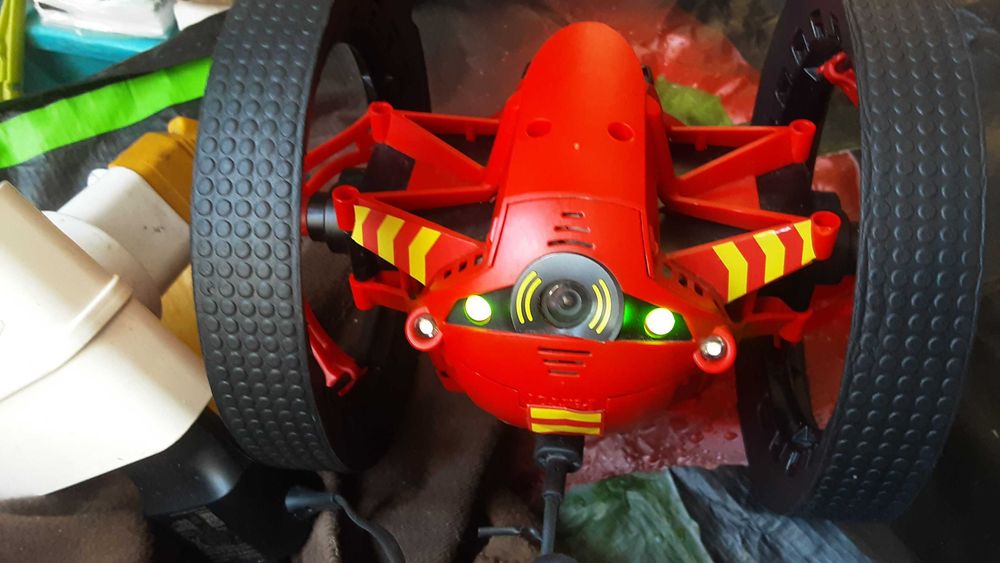 Parrot mini drones Marshall e Max nas caixas