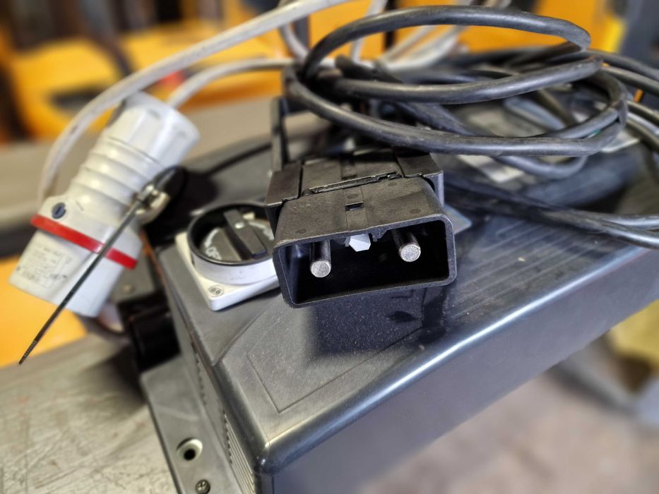 Ładowarka prostownik do wózka automatyczny 48V 95A 400V Jungheinrich