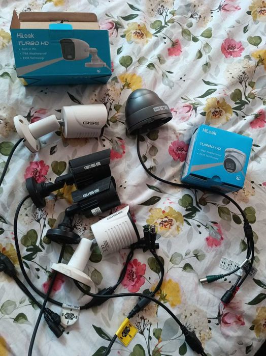 Kamery analogowe do monitoringu+ akcesoria do mantowania kamer