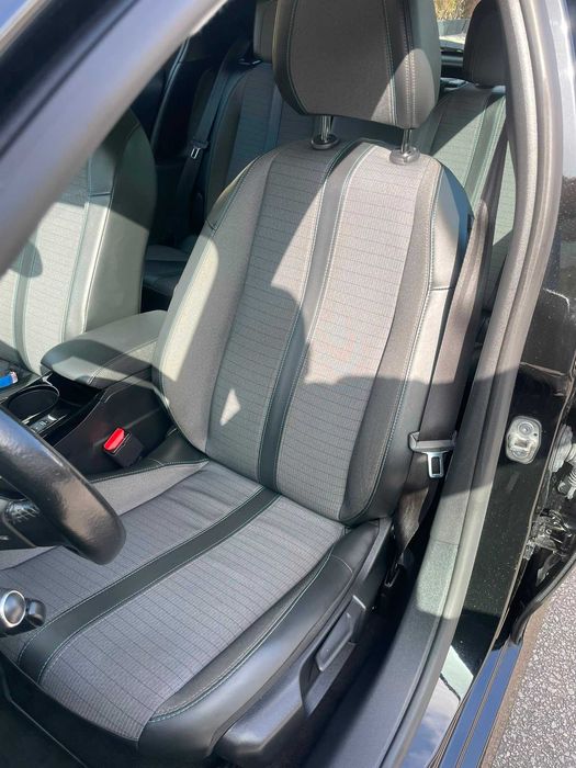 Peugeot E-208 50Kwh 136cv