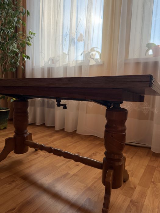 Журнальний столик