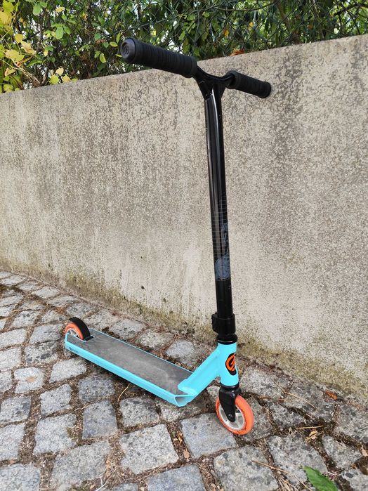 Trotinete Freestyle Oxelo MF 1.8 (Decathlon) - Azul/Laranja