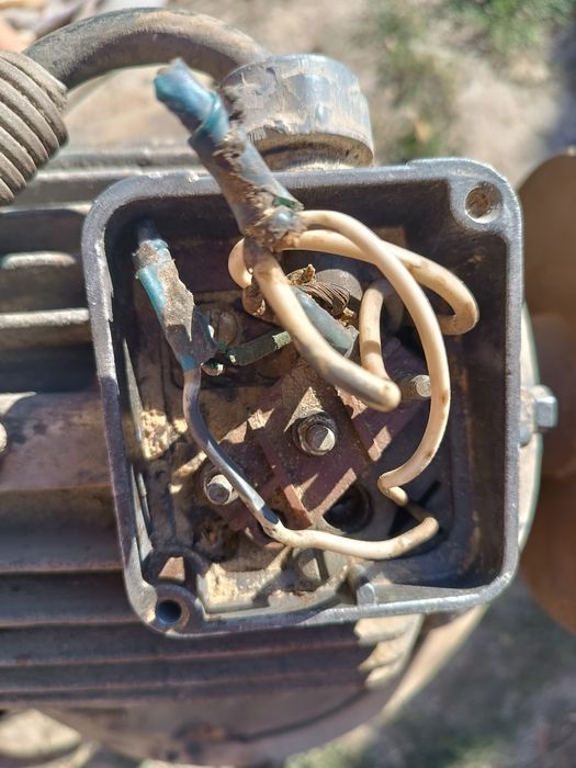 Електромотор 3квт 220в