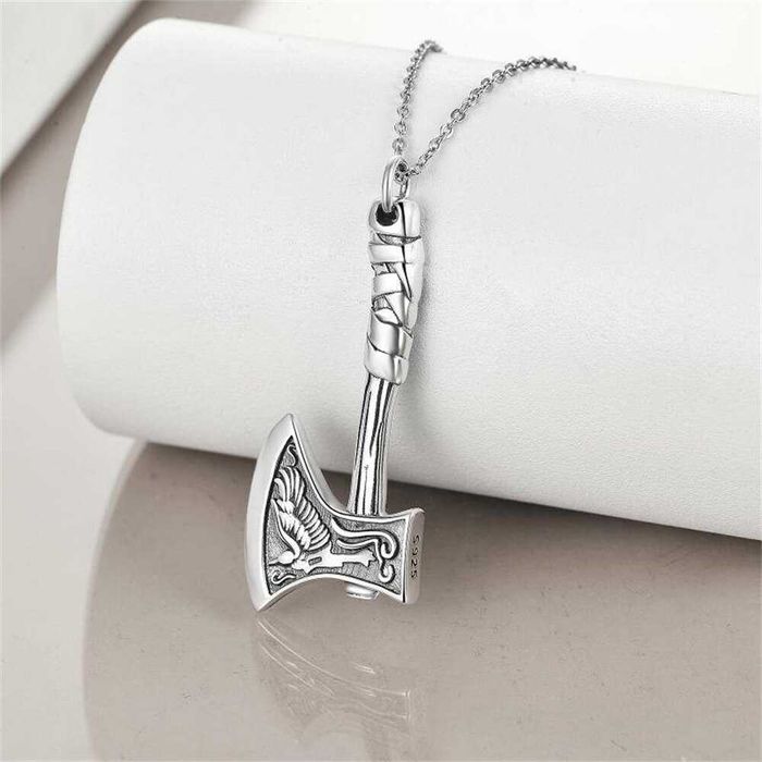 Colar de pingente de machado viking