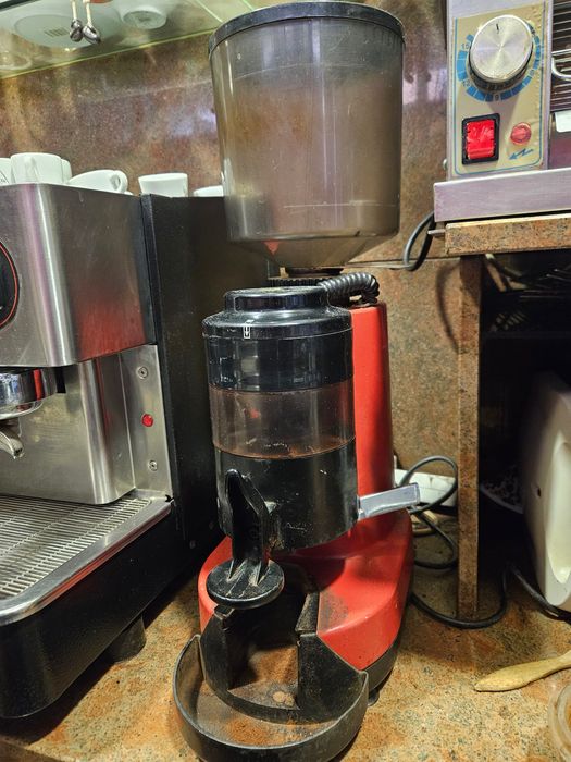 Máquina de Café e Moinho de Café Profissionais