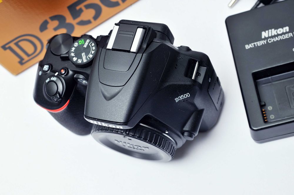 Nikon D3500+ Nikon AFP 18-55mm (Seminova)