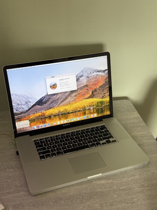 Macbook Pro 17-inch Early 2011