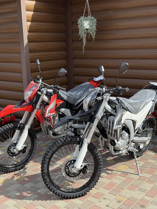 Мотоцикл LONCIN LX300GY