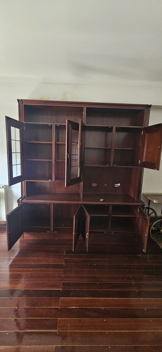 Estante para sala em madeira