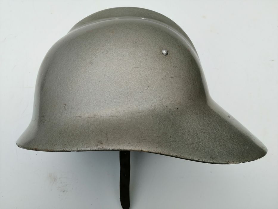Sprzedam kask strażacki.