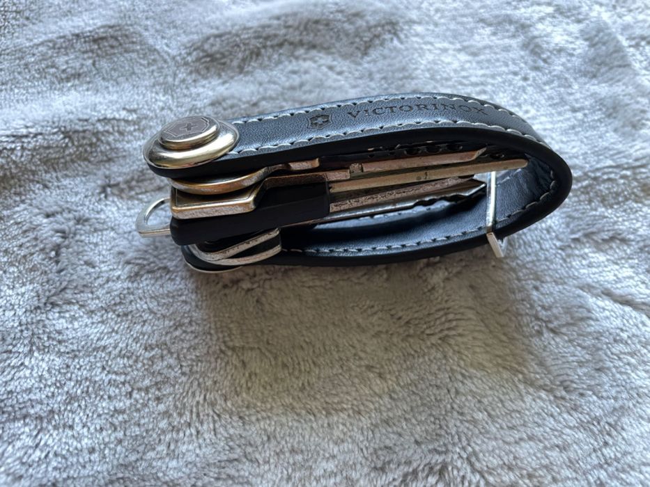 Ключница Victorinox. Футляр органайзер держатель для ключей. Новый