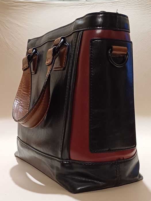 Carteira/Mala da Zara, de cor preta e vermelho/bordeaux