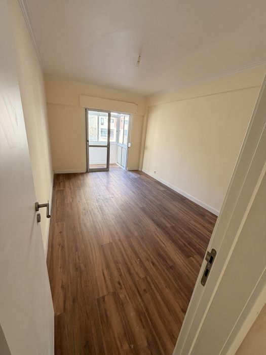 Quarto para arrendar