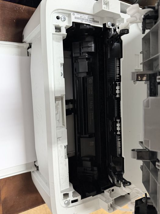 Impressora HP LaserJet M140WE (Multifunções - Laser Mono - Wi-Fi - Instant Ink)