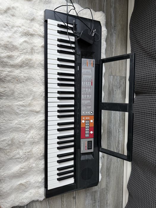 keyboard Yamaha F50