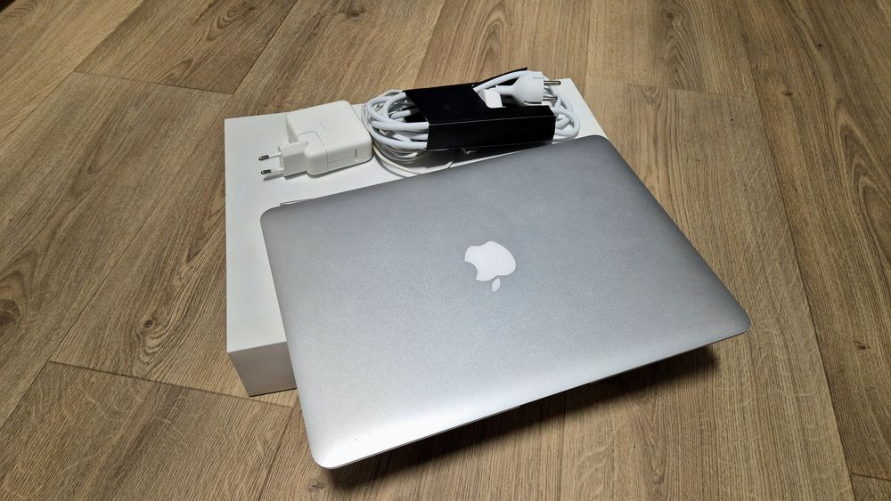 Macbook Air 13" 8GB RAM 128GB SSD stan idealny