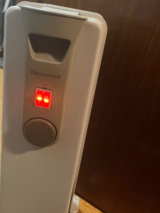 2 aquecedores a óleo em bom estado e a funcionar normalmente.