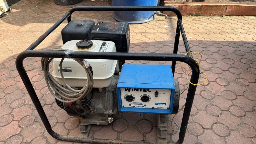 Генератор Honda 4-4.8 kw, made in Japan, Ролс Ройс серед генераторів