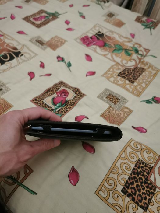 Продам кожаный чехол на электронную книгу