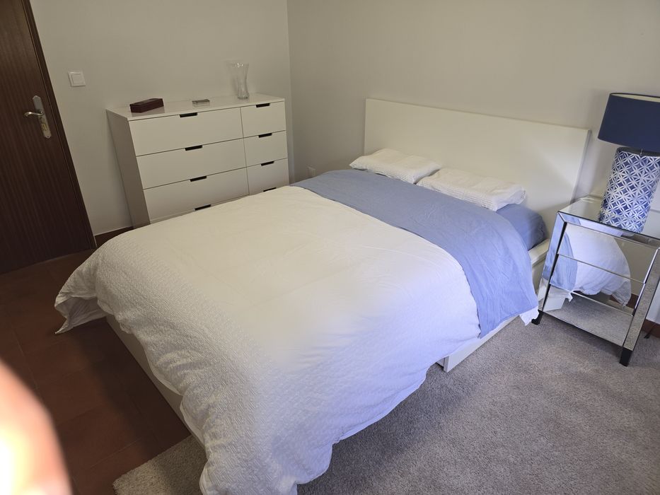 Quarto aluga-se em Carcavelos