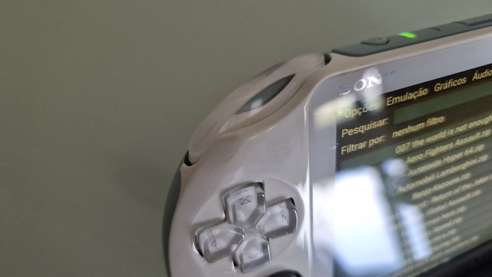 Ps vita slim com jogos instalados.
