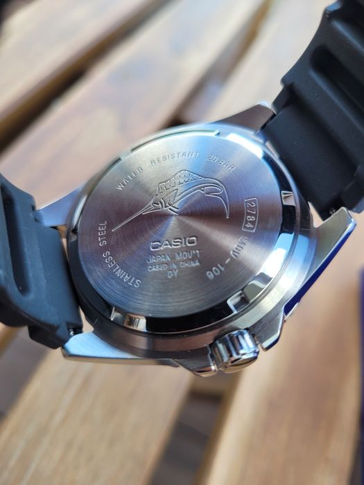 Casio duro Marlin Mdv - 106B - 1A1VCF tzw. Batman