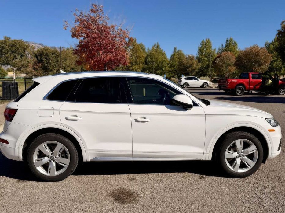Audi Q5 quattro Premium Plus      2019