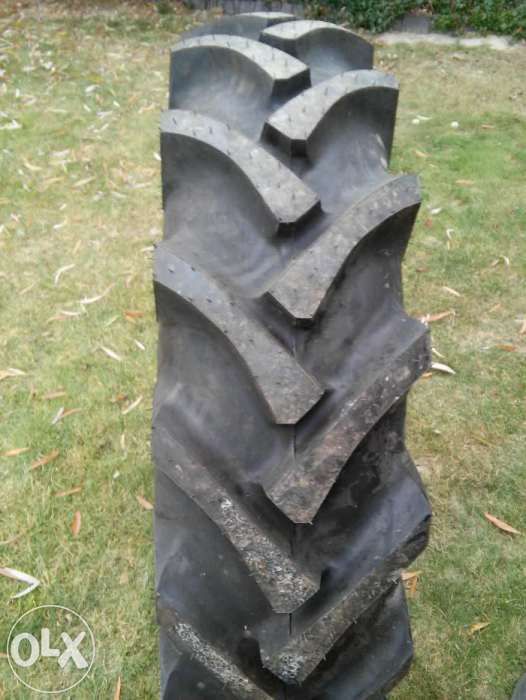 opona 12.4-28 BKT 8PR URSUS c-330