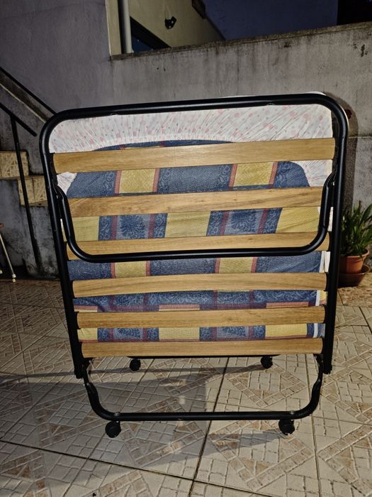 Vendo cama de solteiro