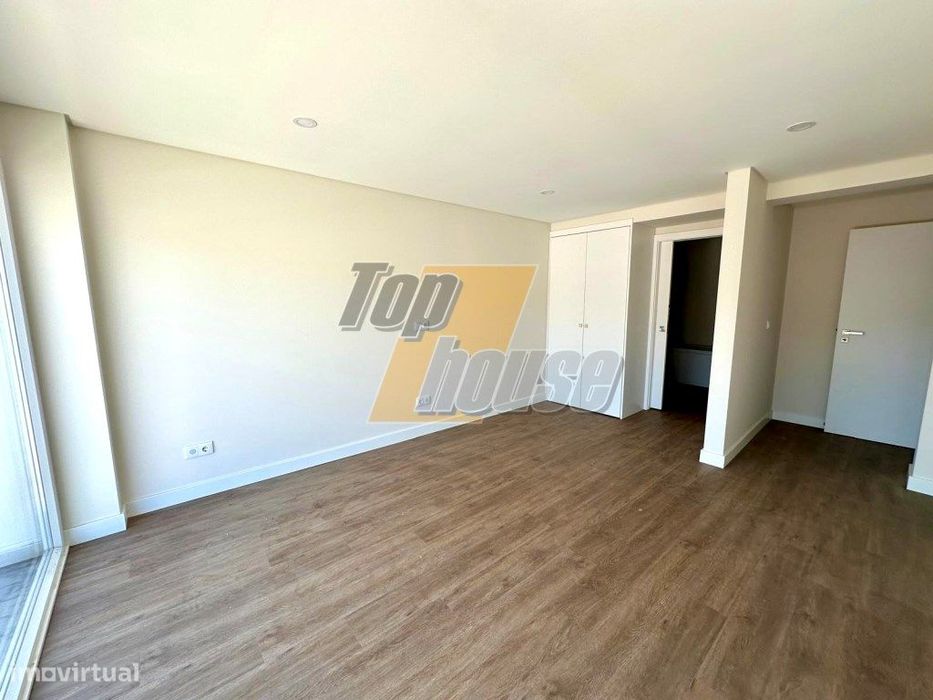 Apartamento T2 Novo Para Arrendar | Costa Da Caparica