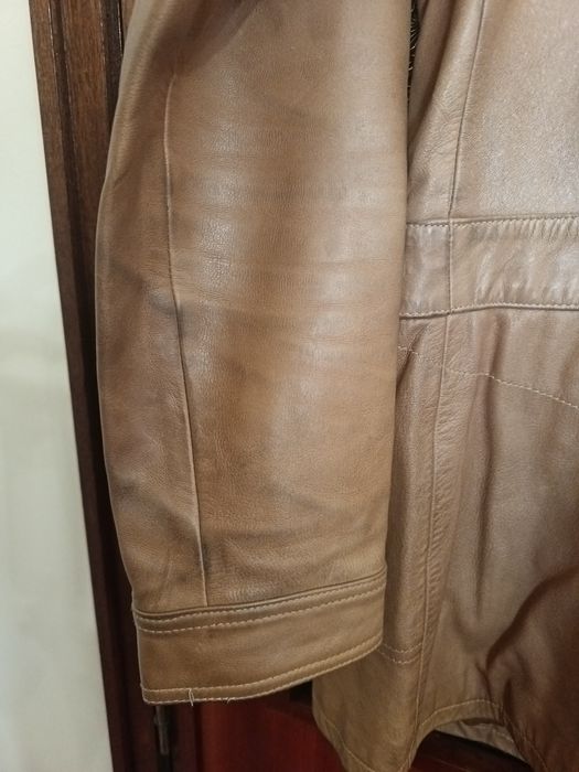 Casaco em pele cor mel