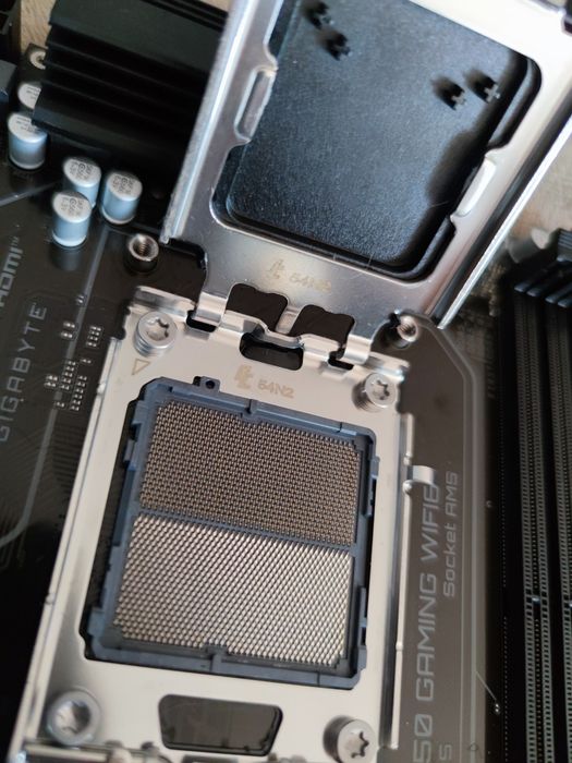 Rezerwacja do 22.08 Płyta główna Gigabyte B850 Gaming WIFI 6 jak nowa