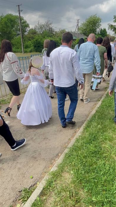 Продам плаття на причастя