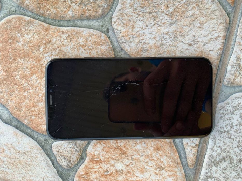IPhone xs 64 гігабайт