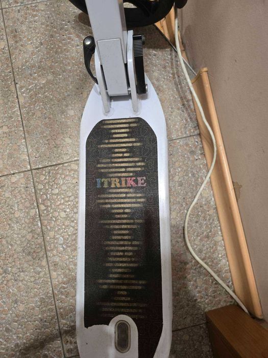 Продам качественный самокат ITRIKE в отличном состоянии